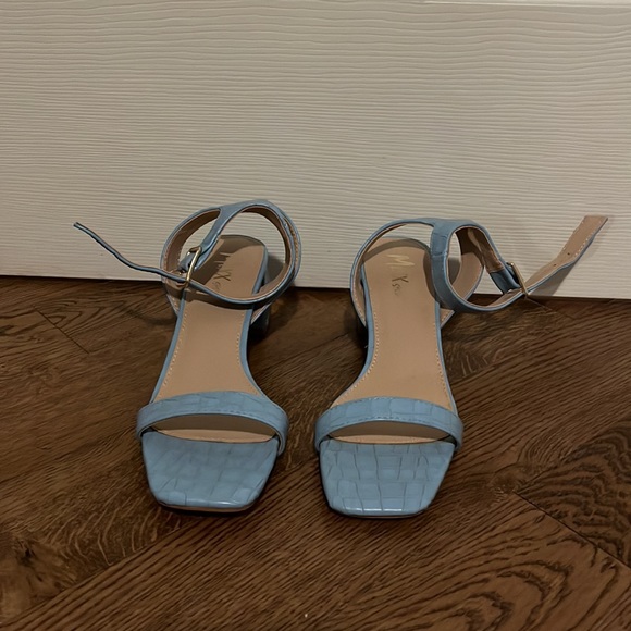 Women’s sky blue sandal. Never worn - Picture 2 of 3